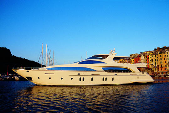 3367-new-launch-azimut-116-motor-yacht-azimutfrontpage.jpg