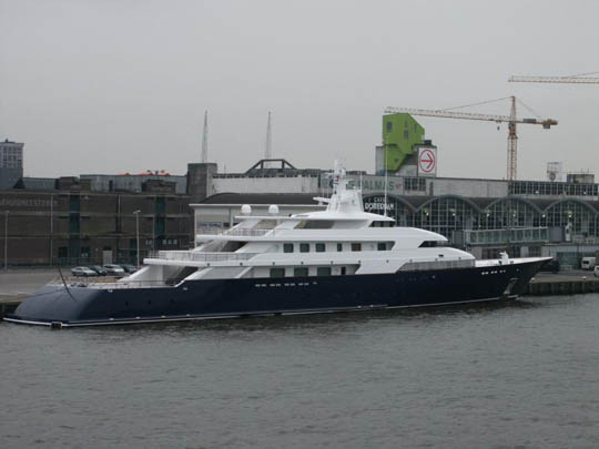 les wexner yacht