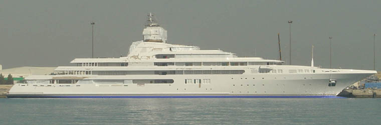 6138-worlds-largest-yacht-525-platinum-full-res-side-shot-water-760.jpg