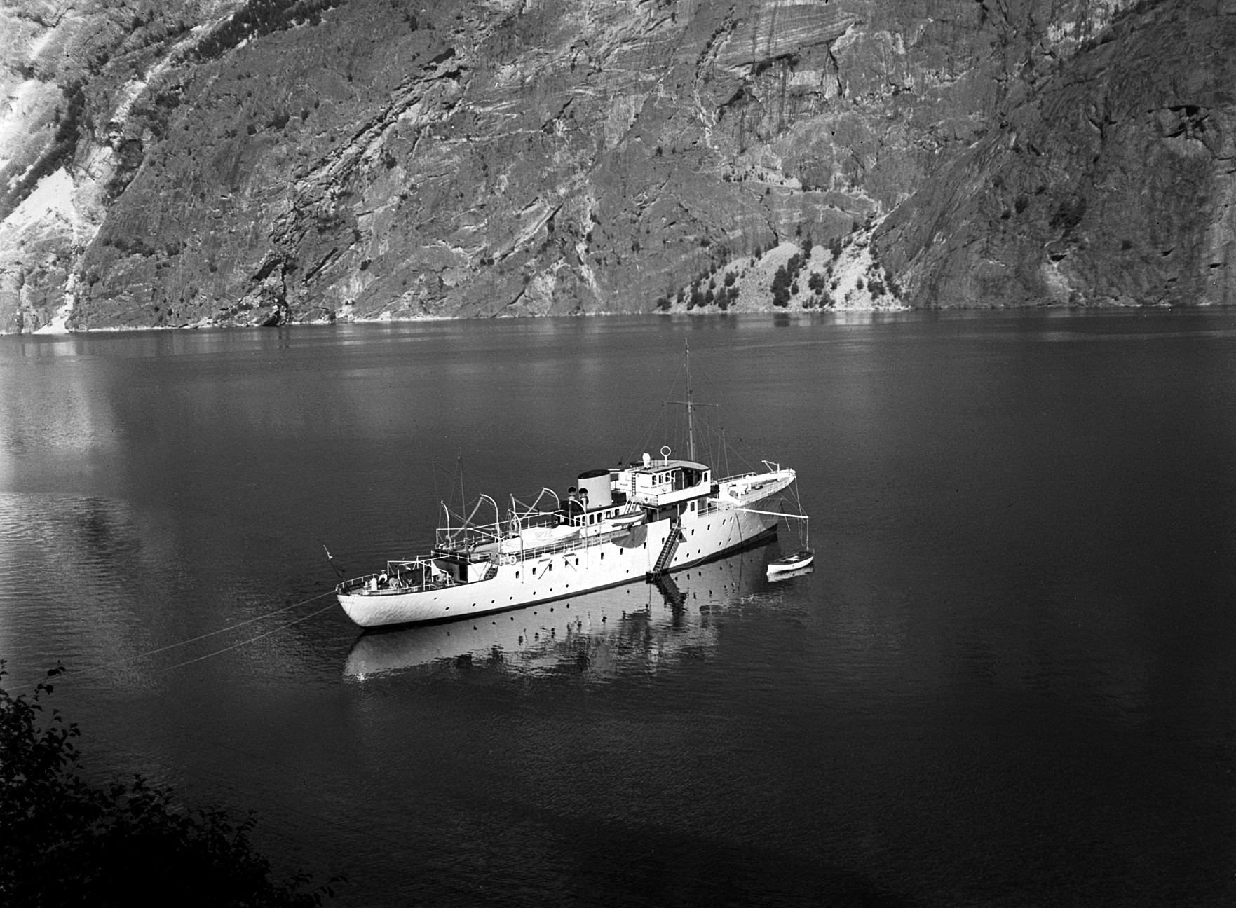 72 Sogne fjord Maid Marian.jpeg