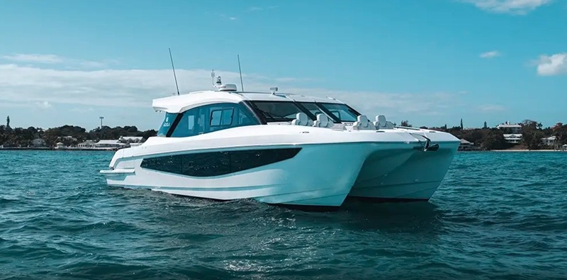 Aquila 42 Coupe Powercat 1.jpg