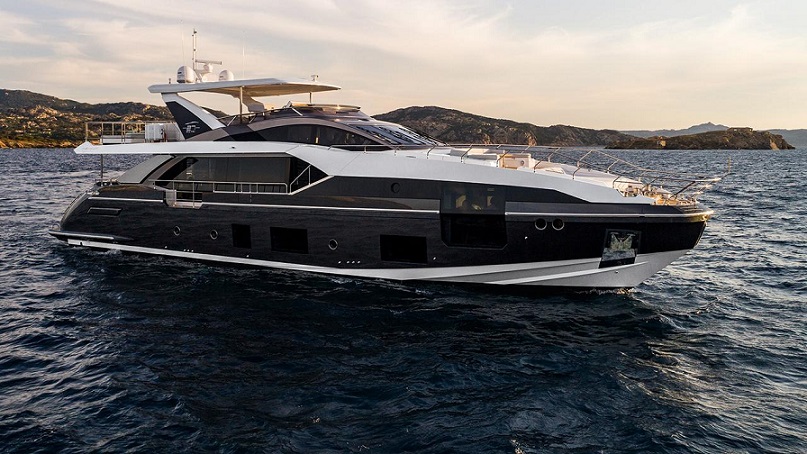 Azimut Grande 27 Debuts At Cannes Yachting Festival 2017 (1).jpg