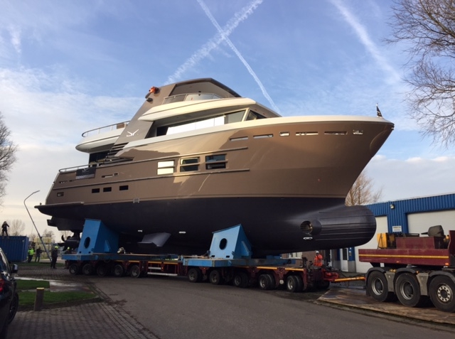 Drettmann Launch 24M motoryacht.jpg