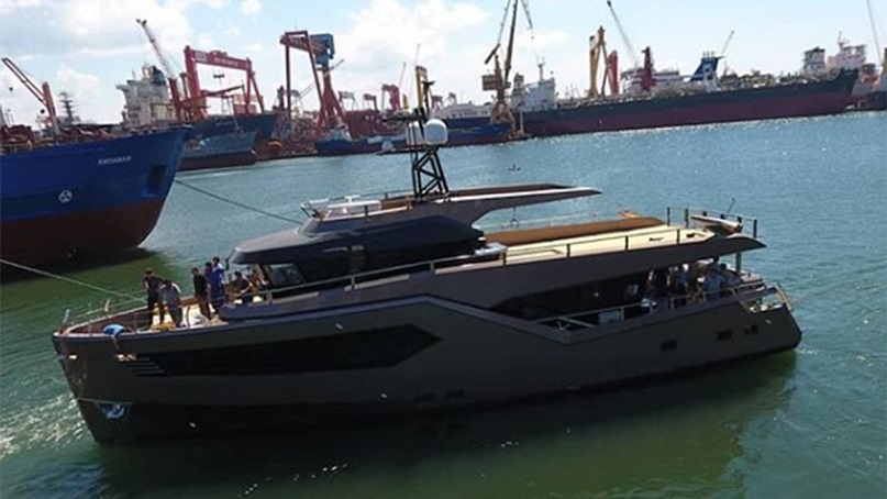 News: 24M Explorer Yacht "ROCK" Launched - Yacht News ...