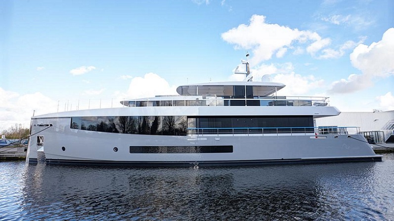 Feadship Deliver 33.5M Moon Sand Too and Kamino (2).jpg