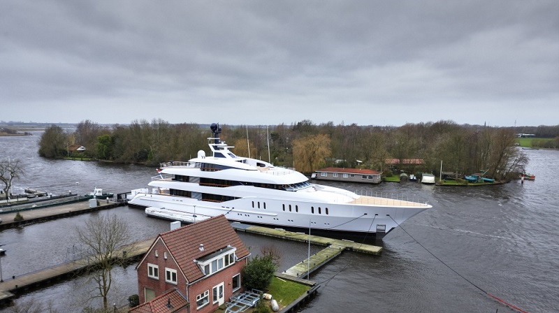 Feadship Launches 66.25M Vanish (3).jpg