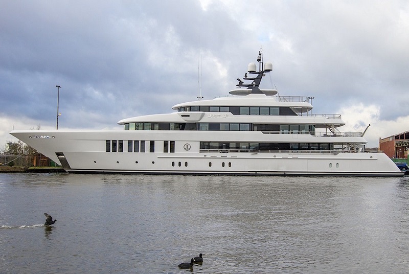 Hakvoort Delivers Superyacht Just Js.jpg