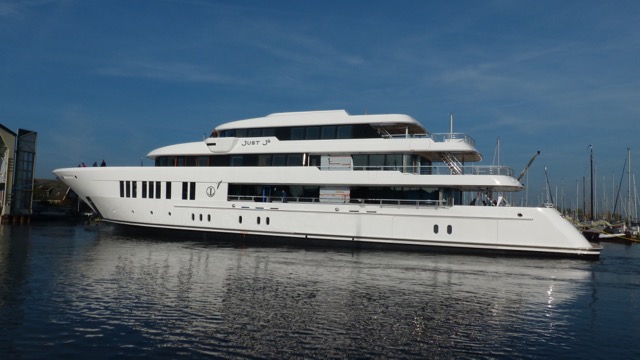 Hakvoort Launch Superyacht Just Js.jpg