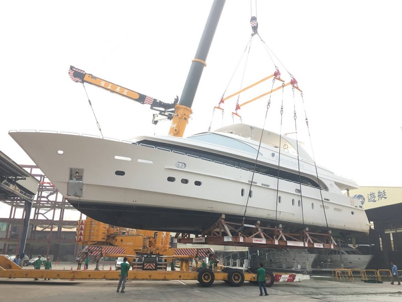 Hargrave Custom Yachts Launch First 116 foot Renaissance.jpg