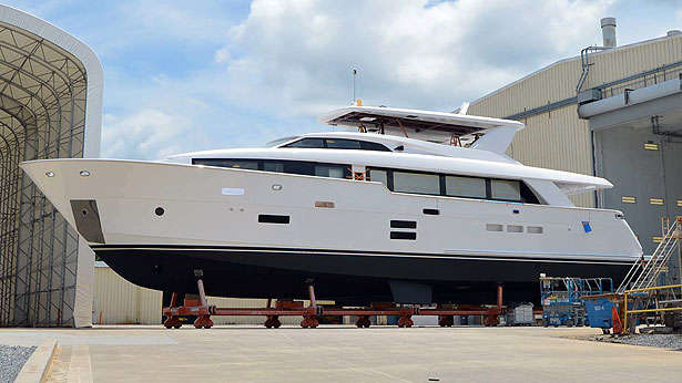 hatteras-100-rph-shed-yacht.jpg