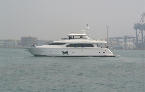 Horizon-E84-motor-yacht-Virginia.jpg