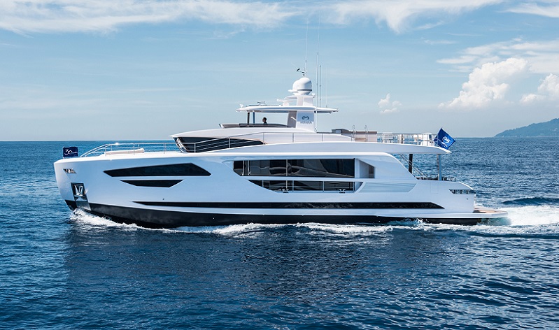 Horizon FD85 At Cannes Yachting Festival.jpg