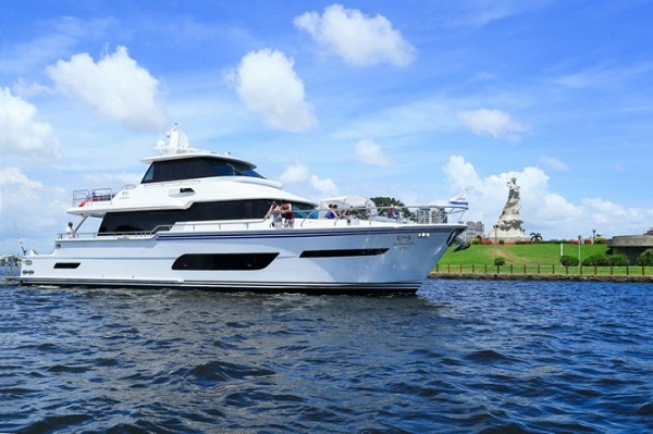 Horizon launches first V80 motoryacht The One.jpg