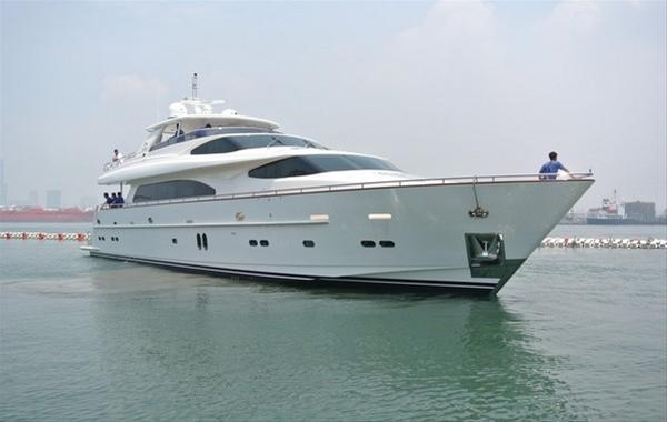 Horizon-RP97-luxury-motor-yacht-Summer-Wind.jpg