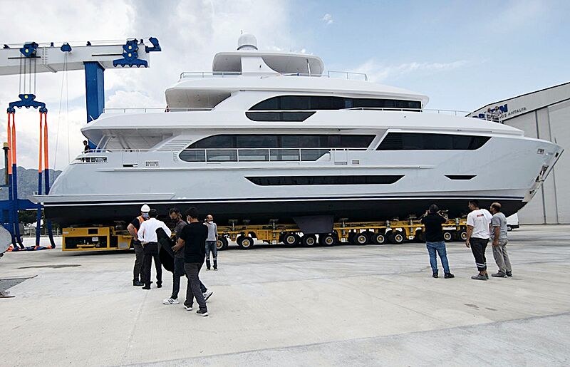 Hyperion Launched By HSY Yachts (1).jpg