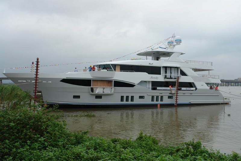 IAG Launches 41M Serenity.JPG