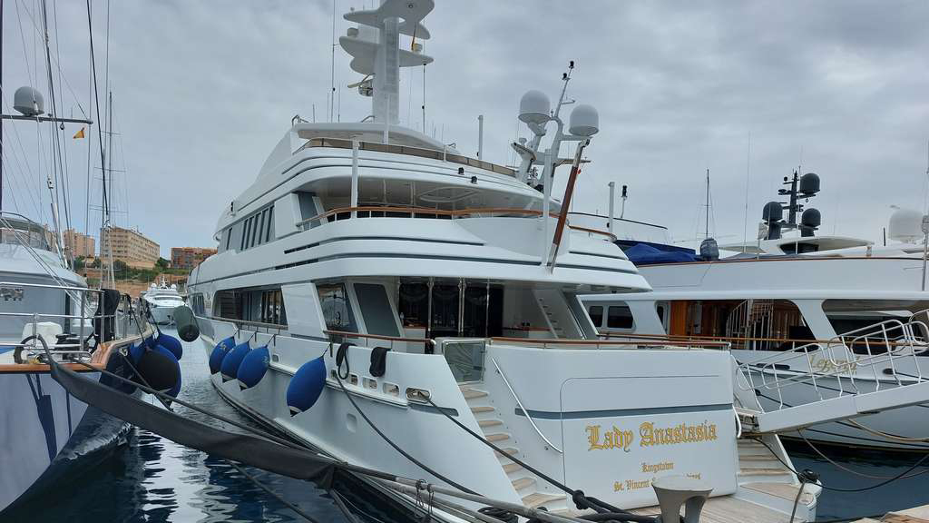 Lady Anastasia in Port Adriano.jpg