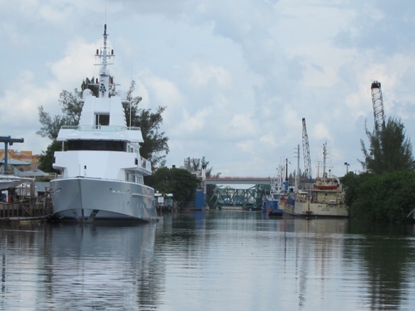 Sea Bowld On The Miami River - Mr2 Jpg