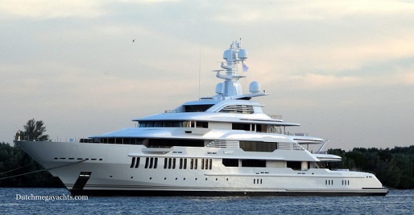 OceAnco splashes 88.5M superyacht Y710.jpg