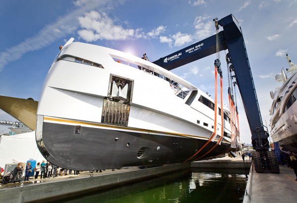 Rossi Navi 47M Aurora Launch.jpg