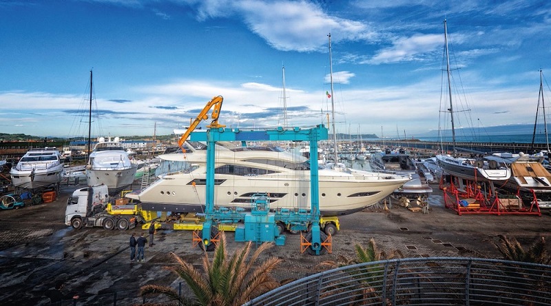 Second Hull of the Dominator 800 launches.jpg