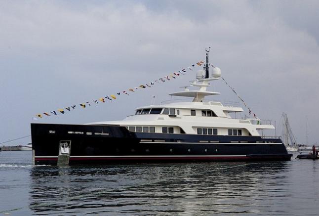 The-first-Codecasa-42m-Vintage-Series-superyacht-at-her-launch-665x450.jpg