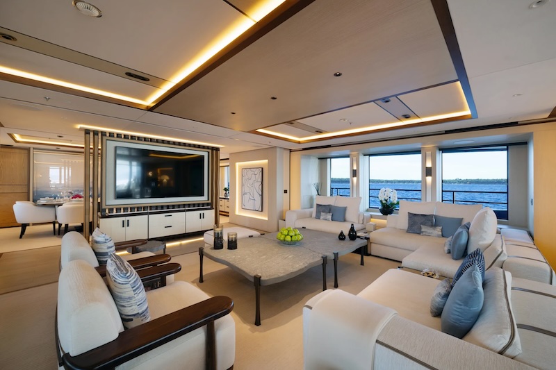 yacht-zazou-interior-16_vm7sqc-1 kopyası.jpg
